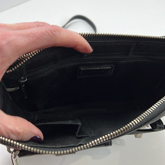 Danier black leather crossbody bag purse - Picture 6 of 10